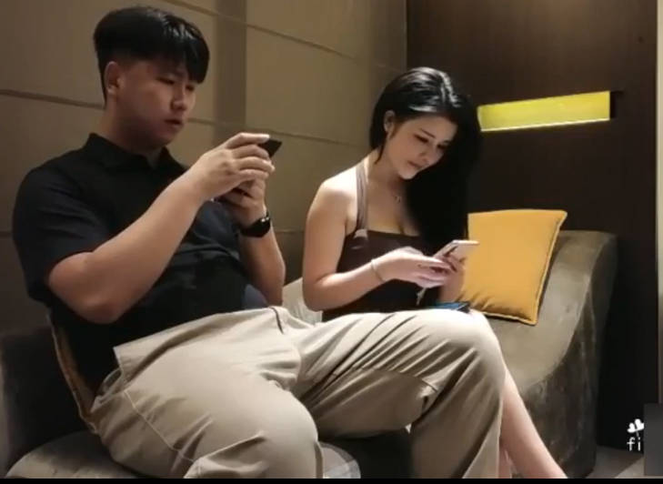 高级整容脸爆乳短裙性感女郎 一晚三场就是干