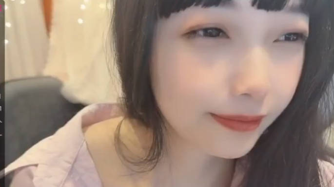 【kekexixi】20岁清纯学生妹~恋爱校花类型~道具自慰 ！很斩男，推荐看