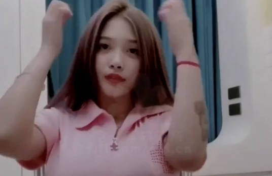 性感小護士自慰、玩後庭+噴水