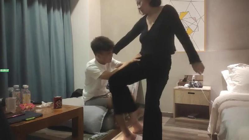 【胖子傳媒工作室】精品美人妻找尋母愛的感覺暴插白臀這姿勢真養眼浪叫不止蕩婦滿足