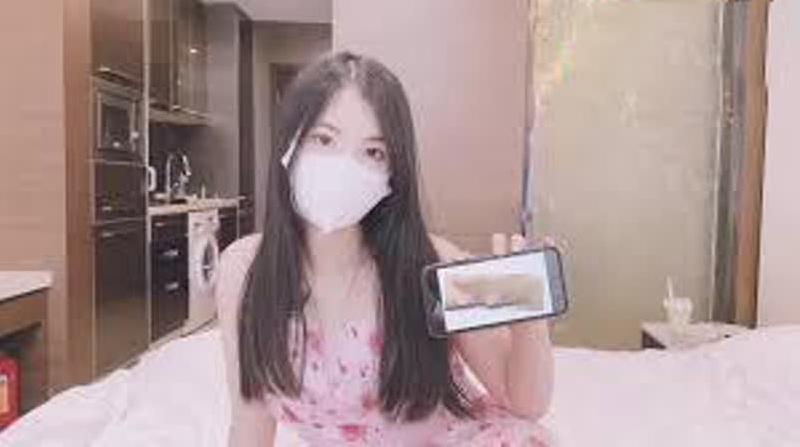 粉色性感连衣裙小学妹以性换租，白虎小嫩穴要被大鸡巴顶穿了！